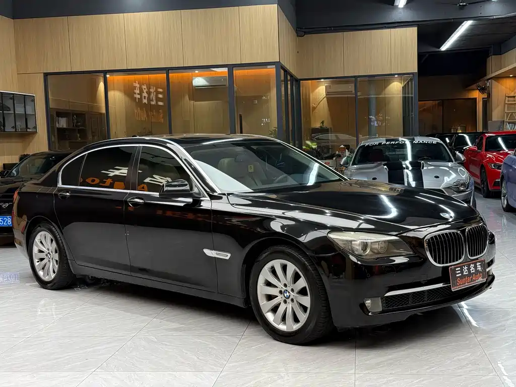 BMW 7 Series — миниатюра 3