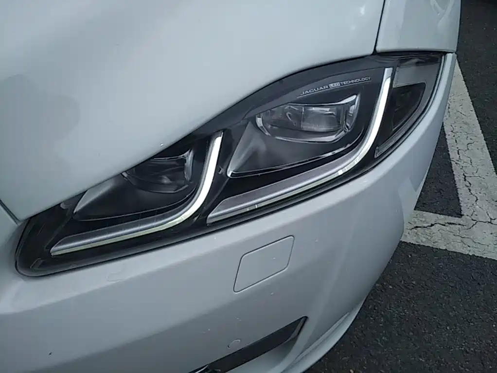Jaguar XJ — миниатюра 24