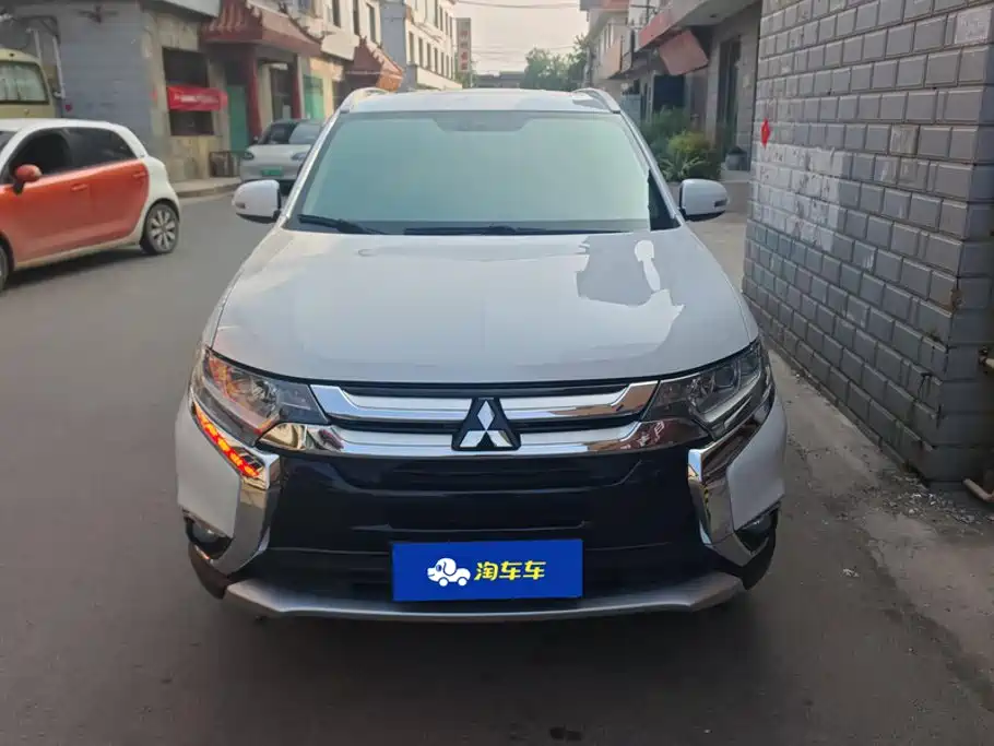 Mitsubishi Outlander — миниатюра 2
