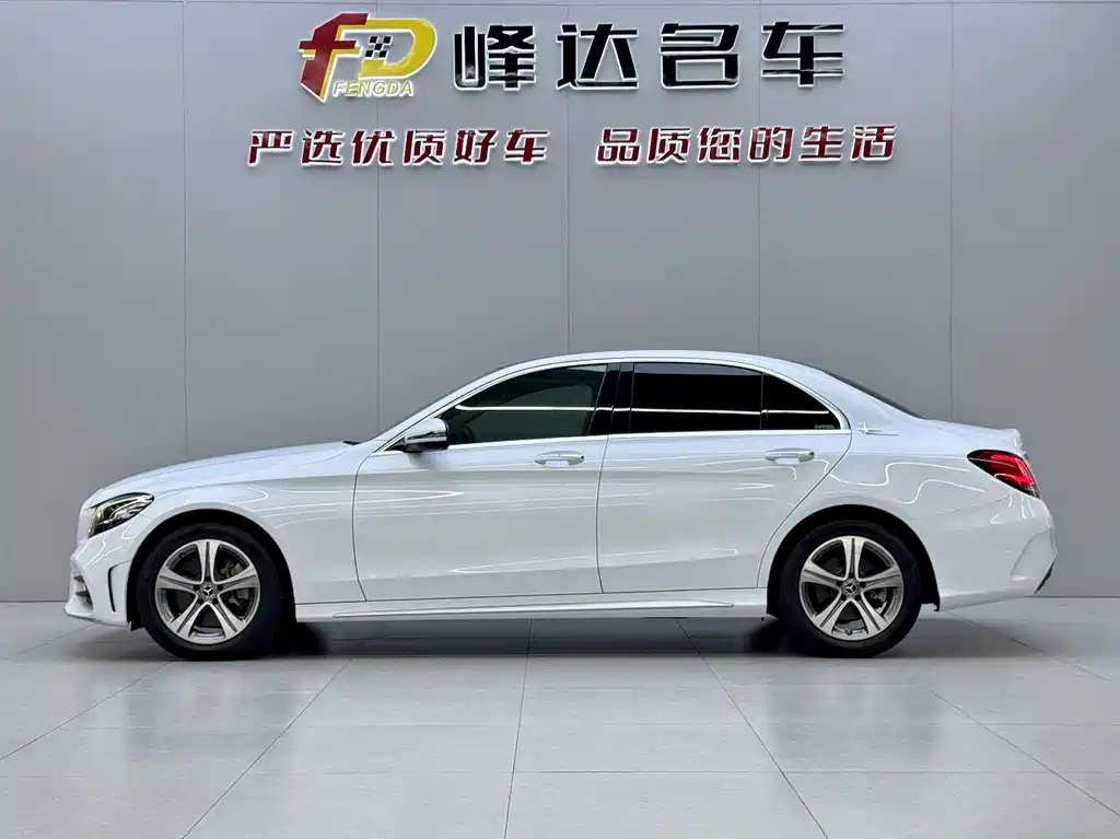 Mercedes-Benz C-Class — миниатюра 11