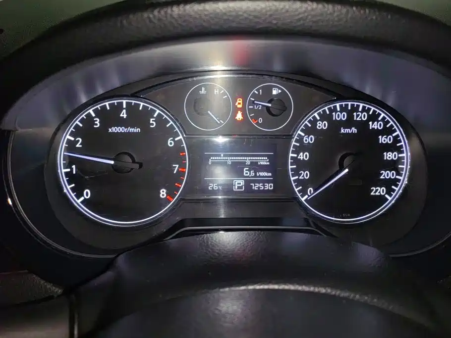 Nissan Tiida — миниатюра 14