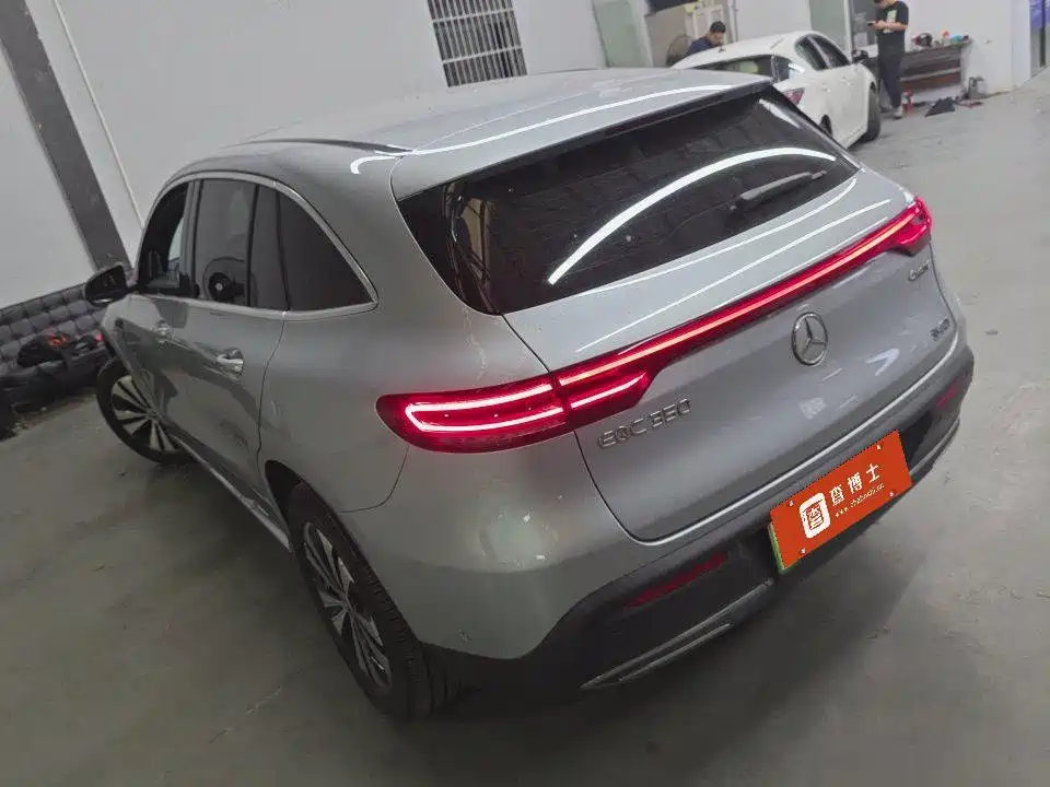 Mercedes-Benz EQC — миниатюра 4