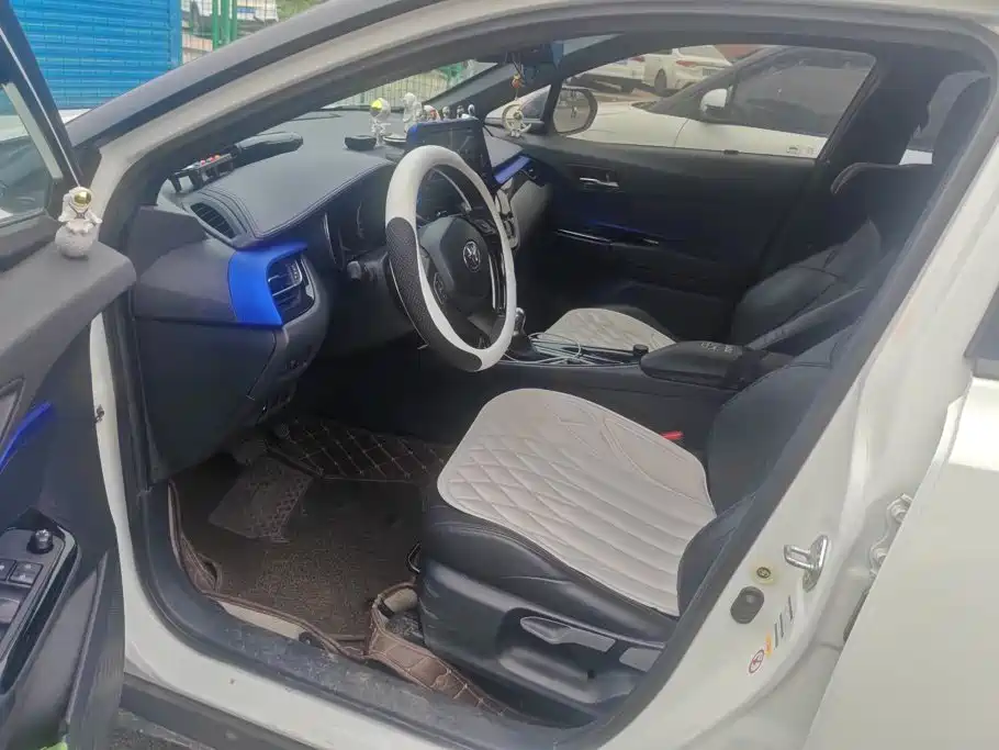 Toyota IZOA — миниатюра 9