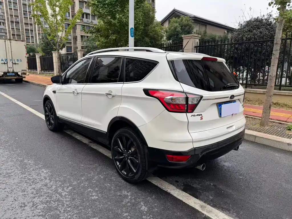 Ford Kuga — миниатюра 6