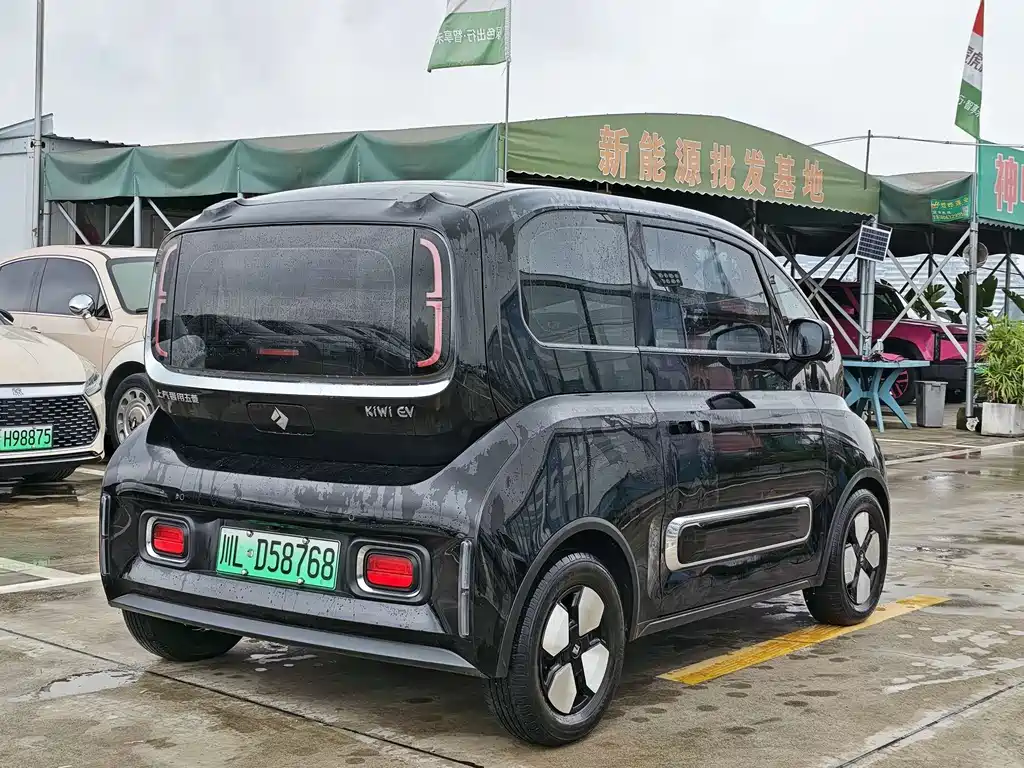 Baojun KiWi EV — миниатюра 7
