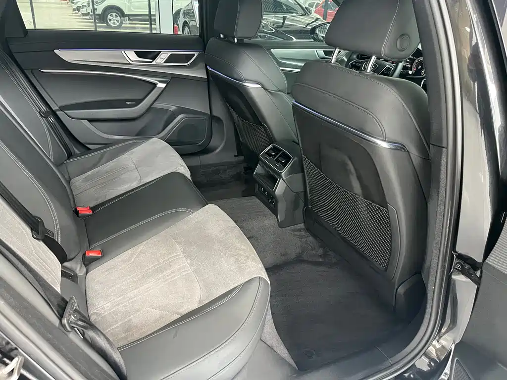 Audi A6L 2022 40 TFSI Luxury