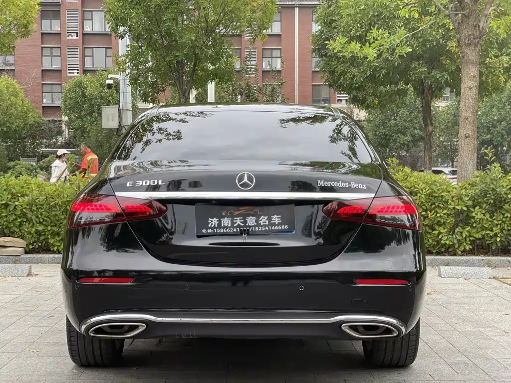 Mercedes-Benz E-Class — миниатюра 8