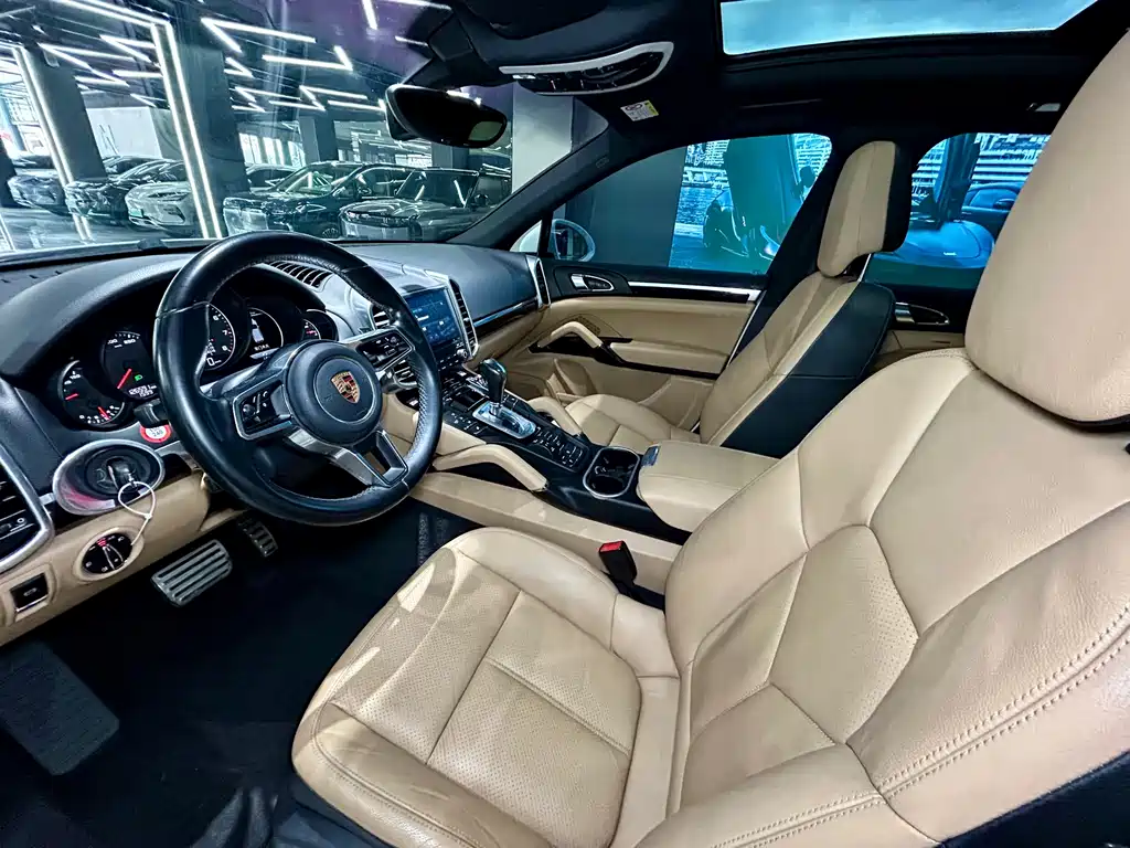 PORSCHE CAYENNE