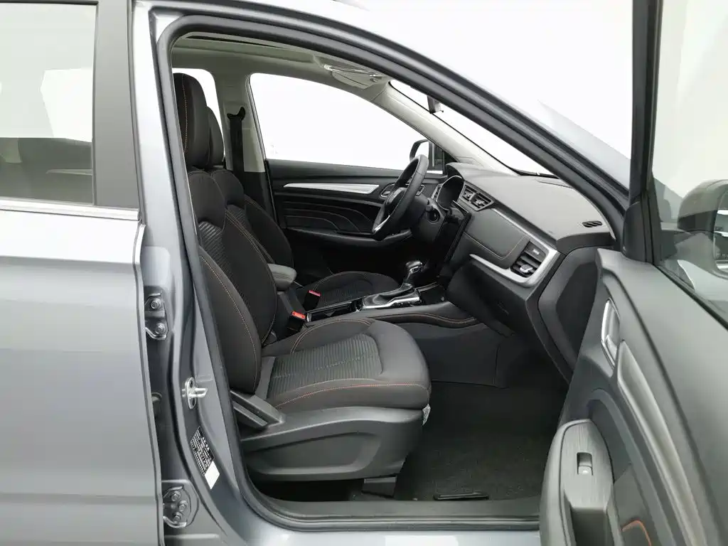 Roewe RX3 — миниатюра 23