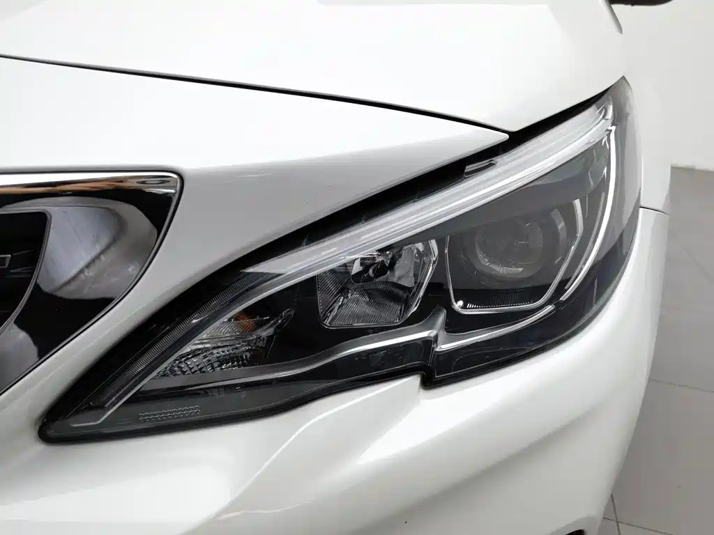 Peugeot 408 — миниатюра 7