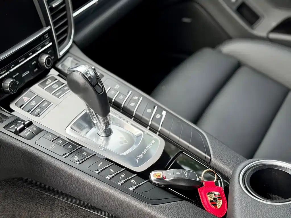 Porsche Panamera — миниатюра 7