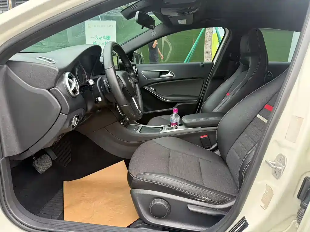 Mercedes-Benz A-Class (Import) — миниатюра 4