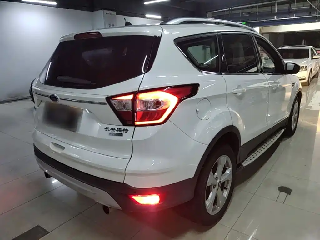 Ford Kuga — миниатюра 7