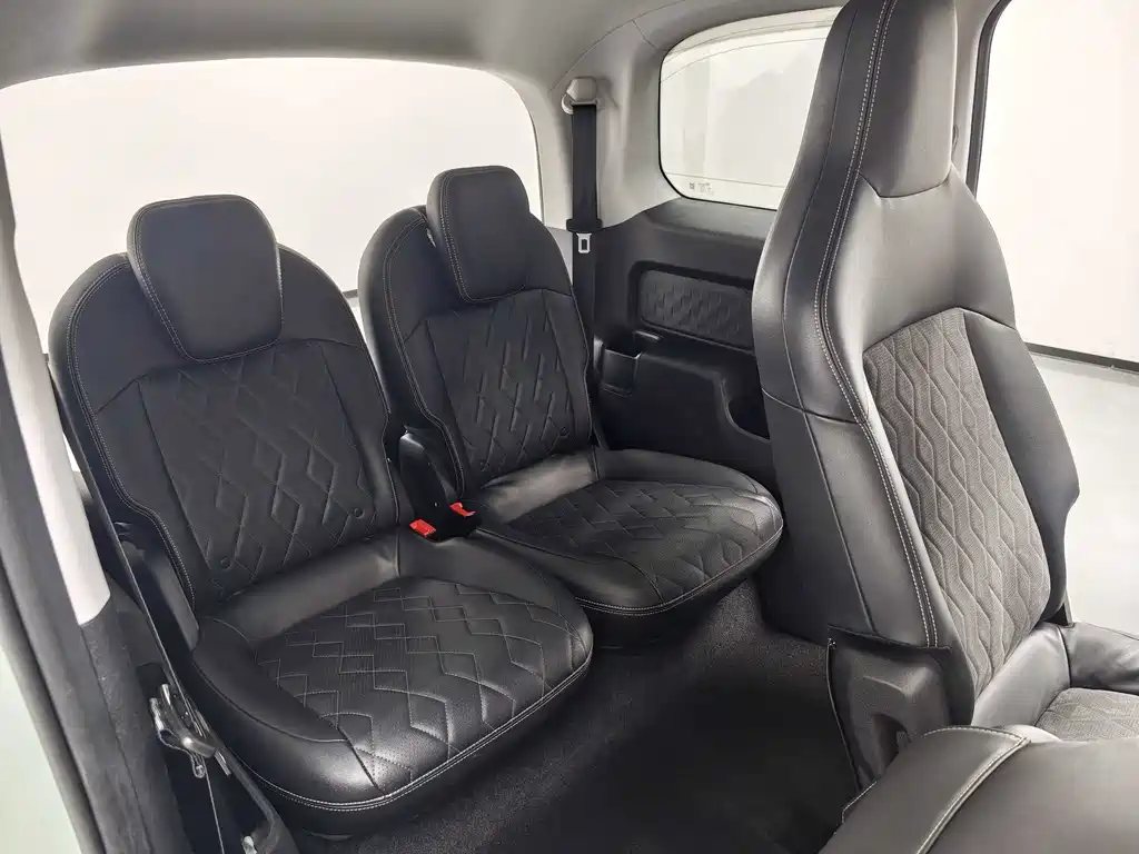 Baojun KiWi EV — миниатюра 9