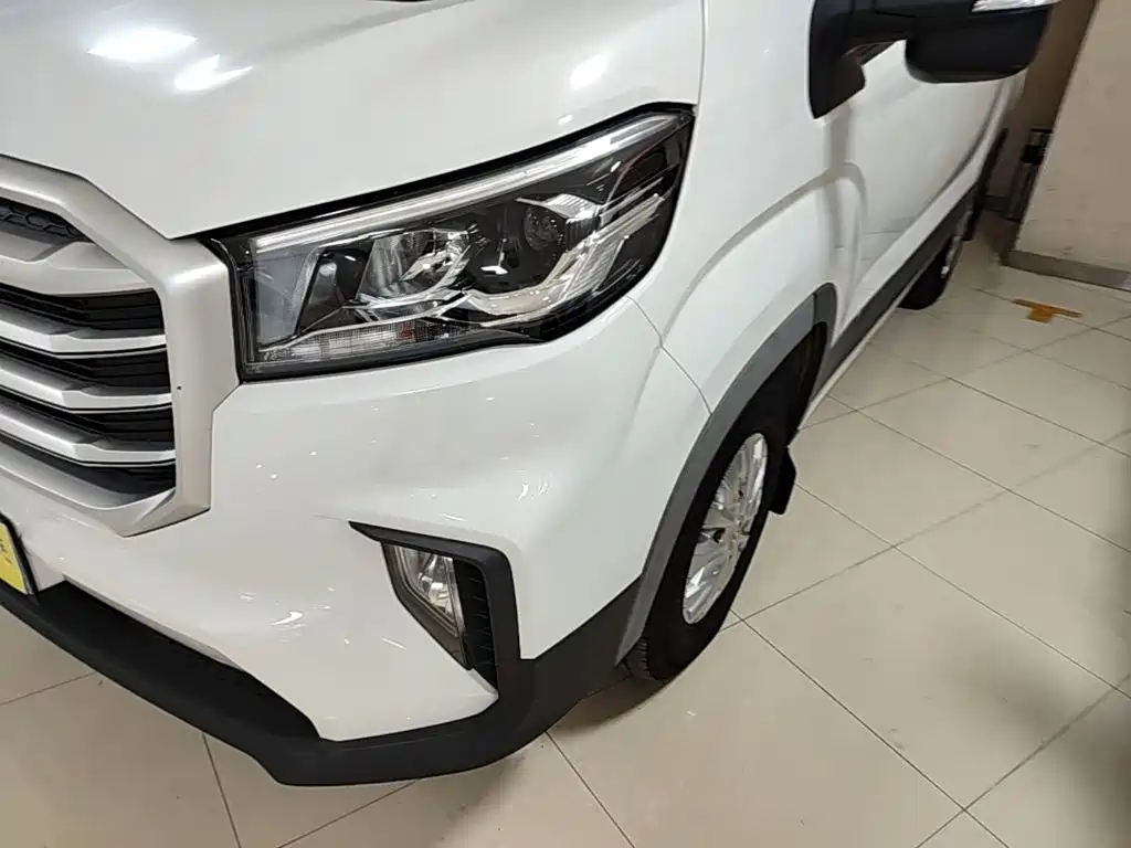 MAXUS V90 — миниатюра 24