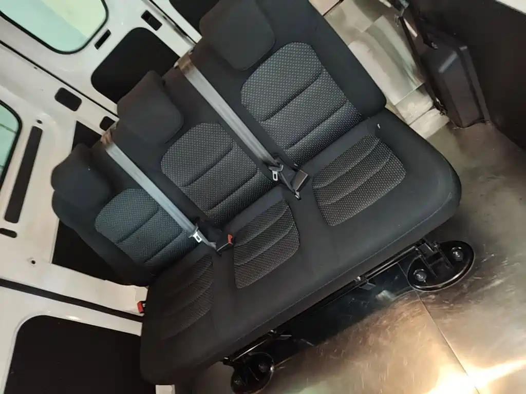 MAXUS V90 — миниатюра 17