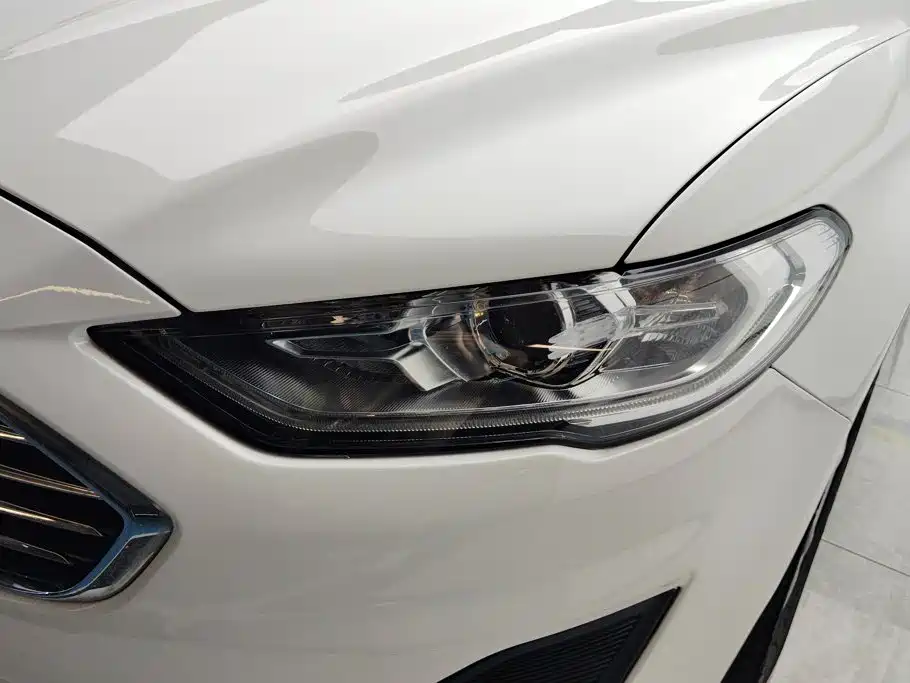 Ford Mondeo — миниатюра 5