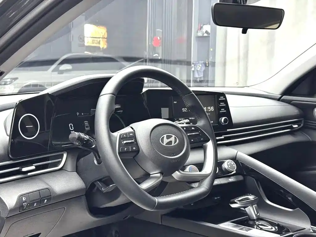 Hyundai Elantra — миниатюра 5