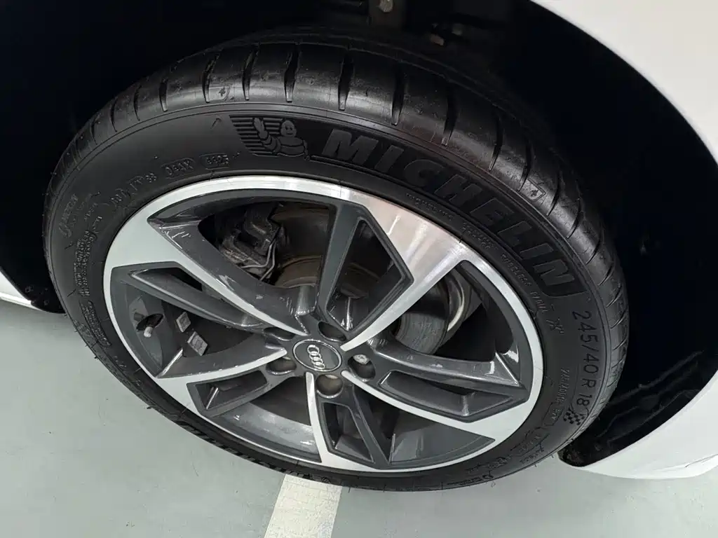 Audi A4L — миниатюра 5