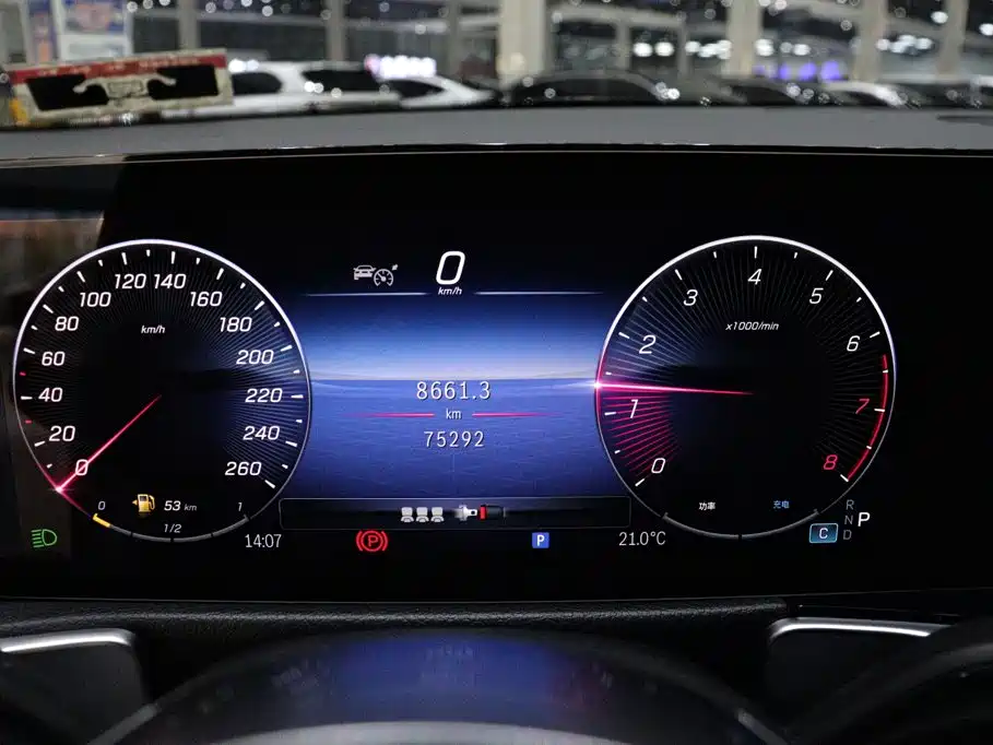 Mercedes-Benz GLB — миниатюра 14