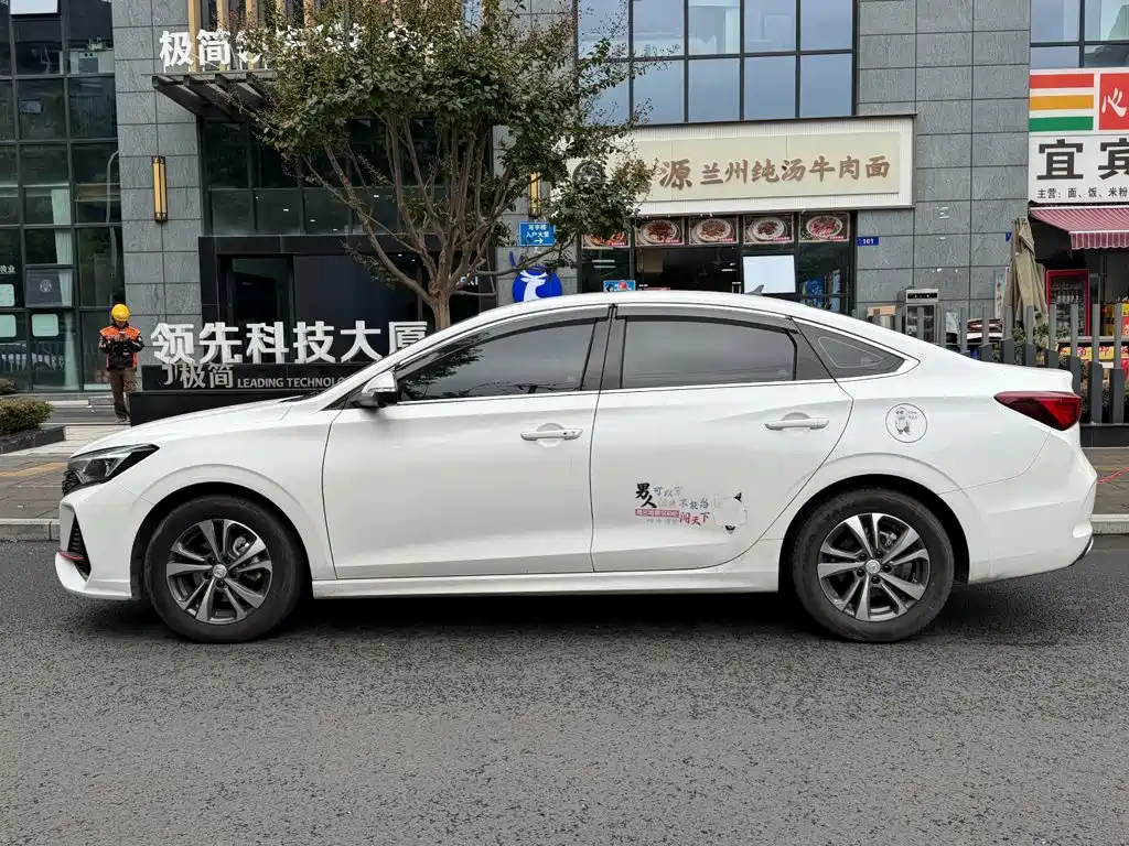 Changan Eado — миниатюра 3