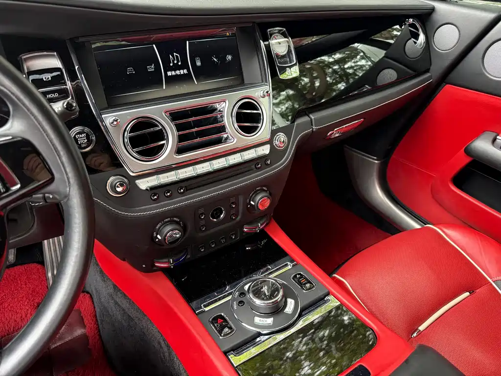 Rolls-Royce Wraith — миниатюра 12