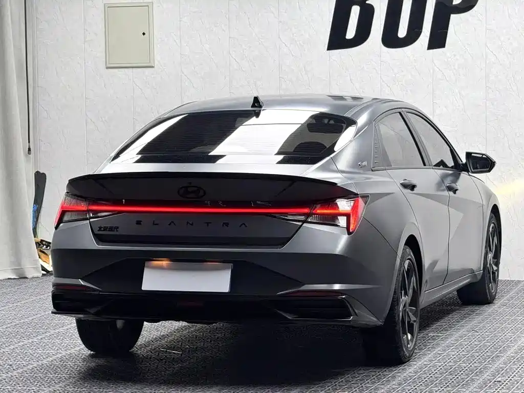 Hyundai Elantra — миниатюра 14