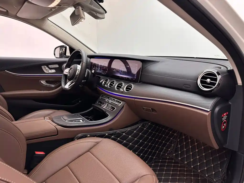 Mercedes-Benz E-Class — миниатюра 11