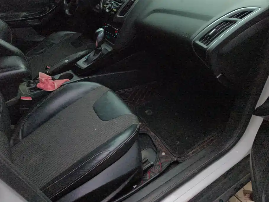 Ford Focus — миниатюра 8