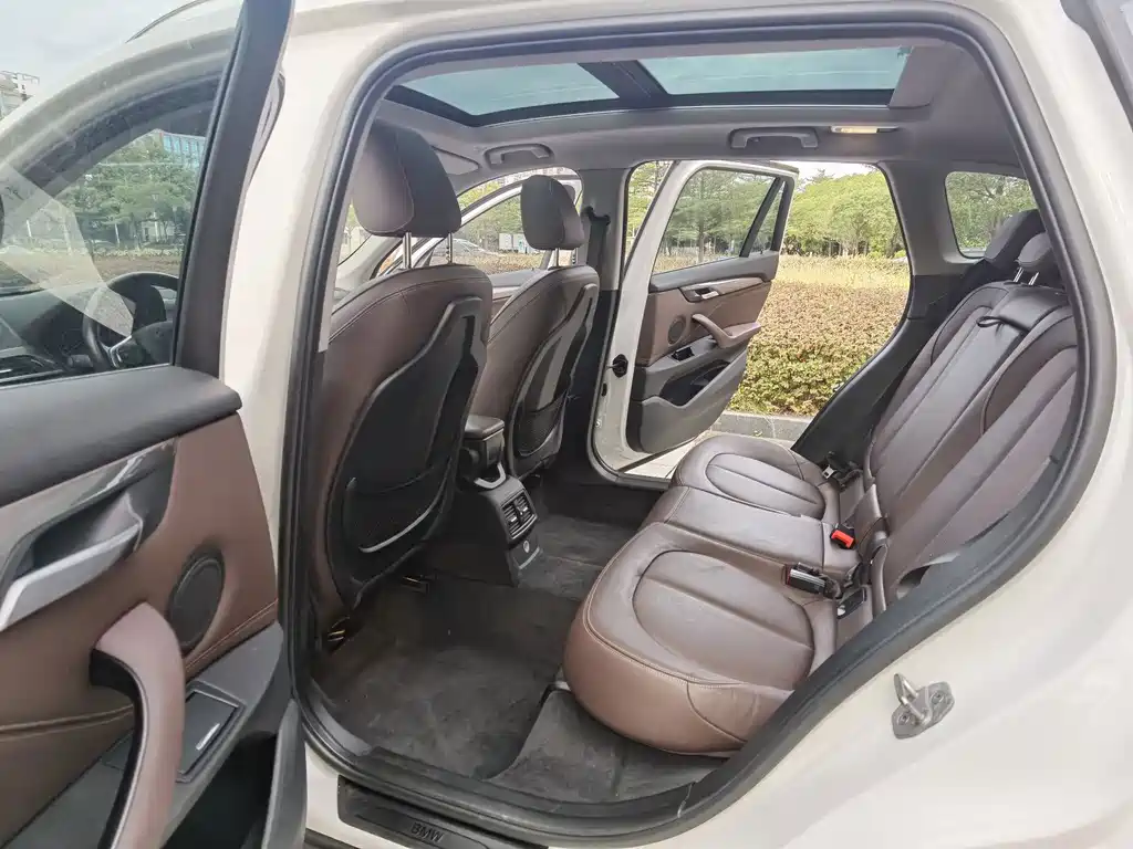 BMW X1 — миниатюра 10