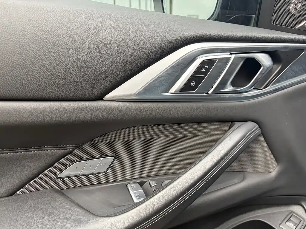 BMW M4 — миниатюра 8