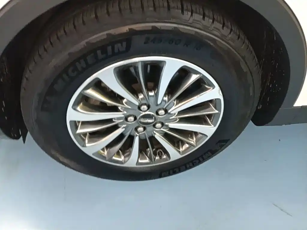 Lincoln Nautilus (Import) — миниатюра 23