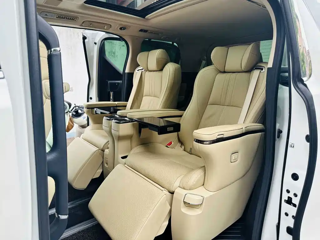 Toyota Alphard 2021 2.5L Premium