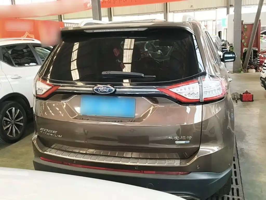 Ford Edge — миниатюра 6
