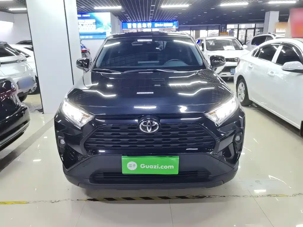 Toyota RAV4 — миниатюра 3