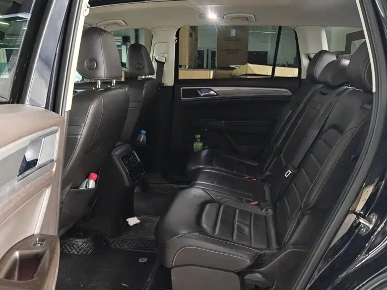 Volkswagen Teramont — миниатюра 4