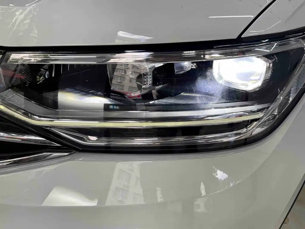 Volkswagen Tiguan L — миниатюра 22