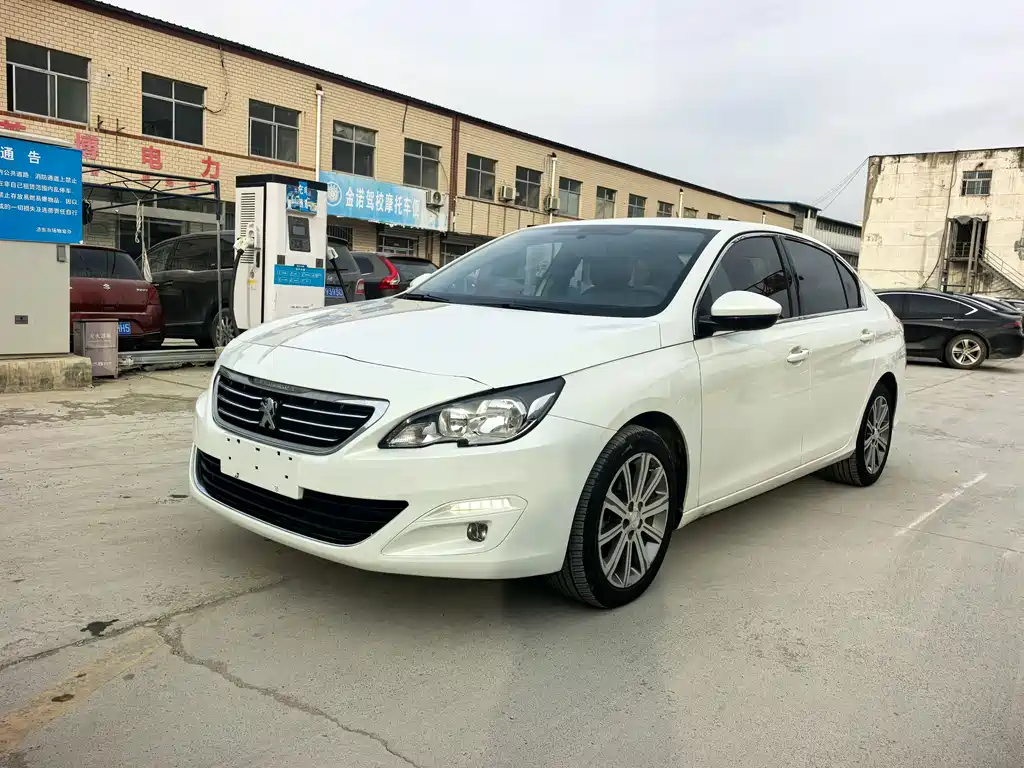 PEUGEOT 408