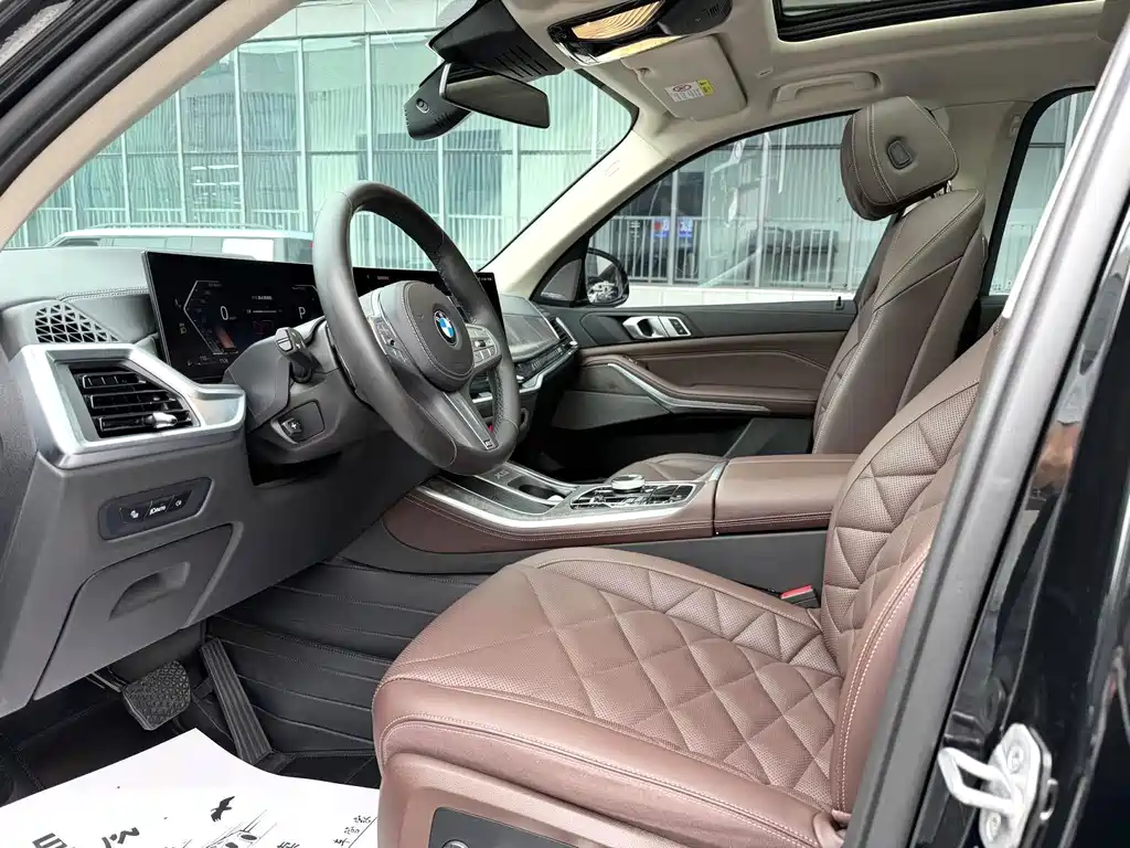BMW X5 2023 xDrive 30Li Premium M Sport