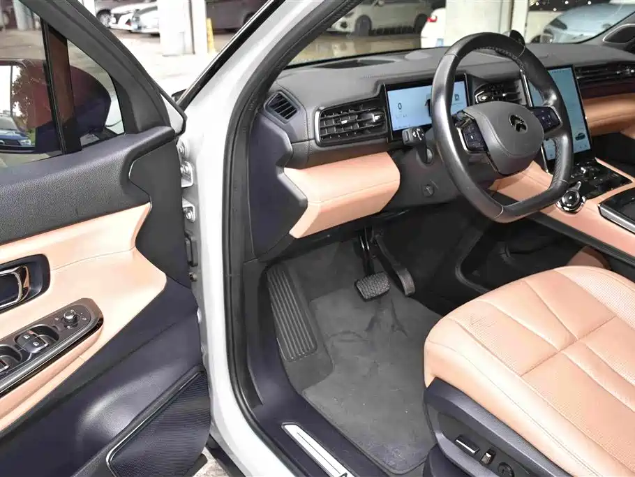 NIO ES8 — миниатюра 6