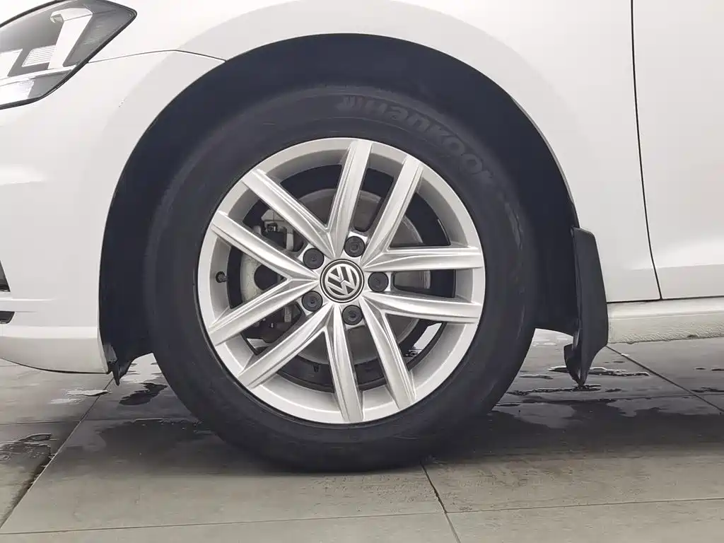 Volkswagen Golf — миниатюра 17