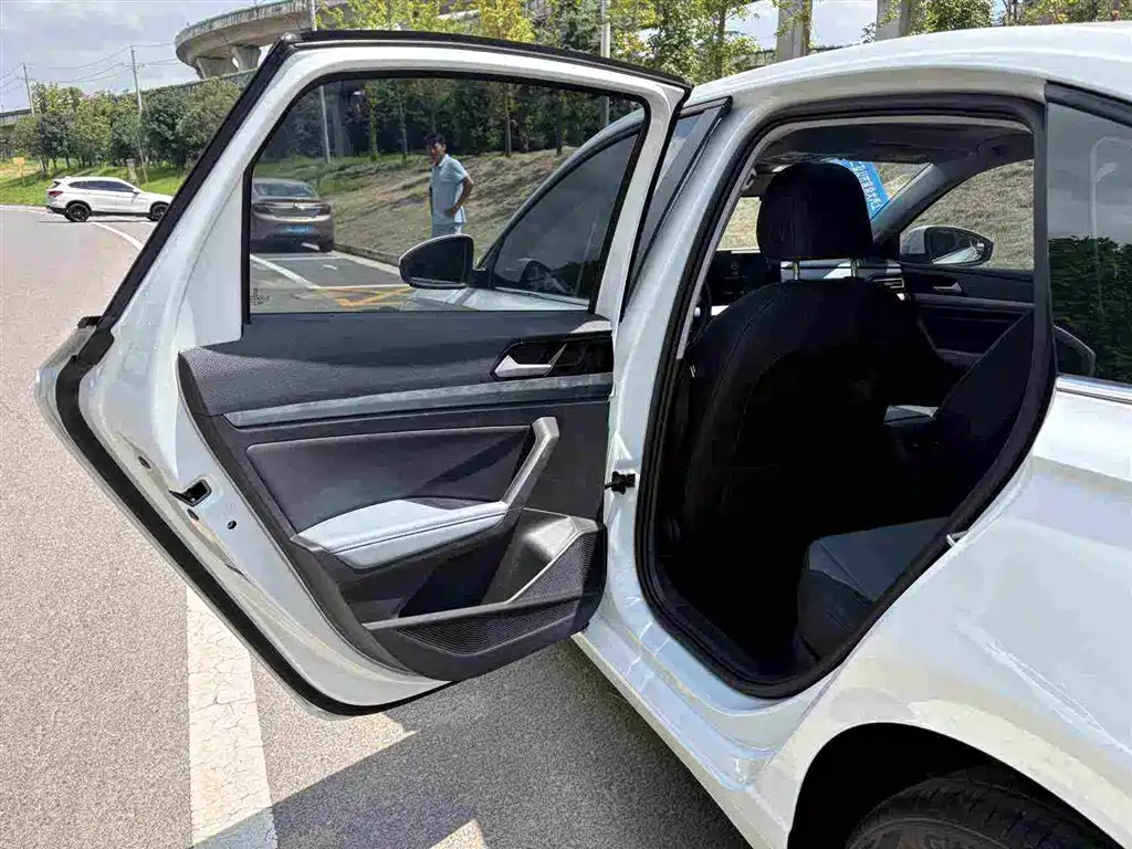 Volkswagen Lavida — миниатюра 12