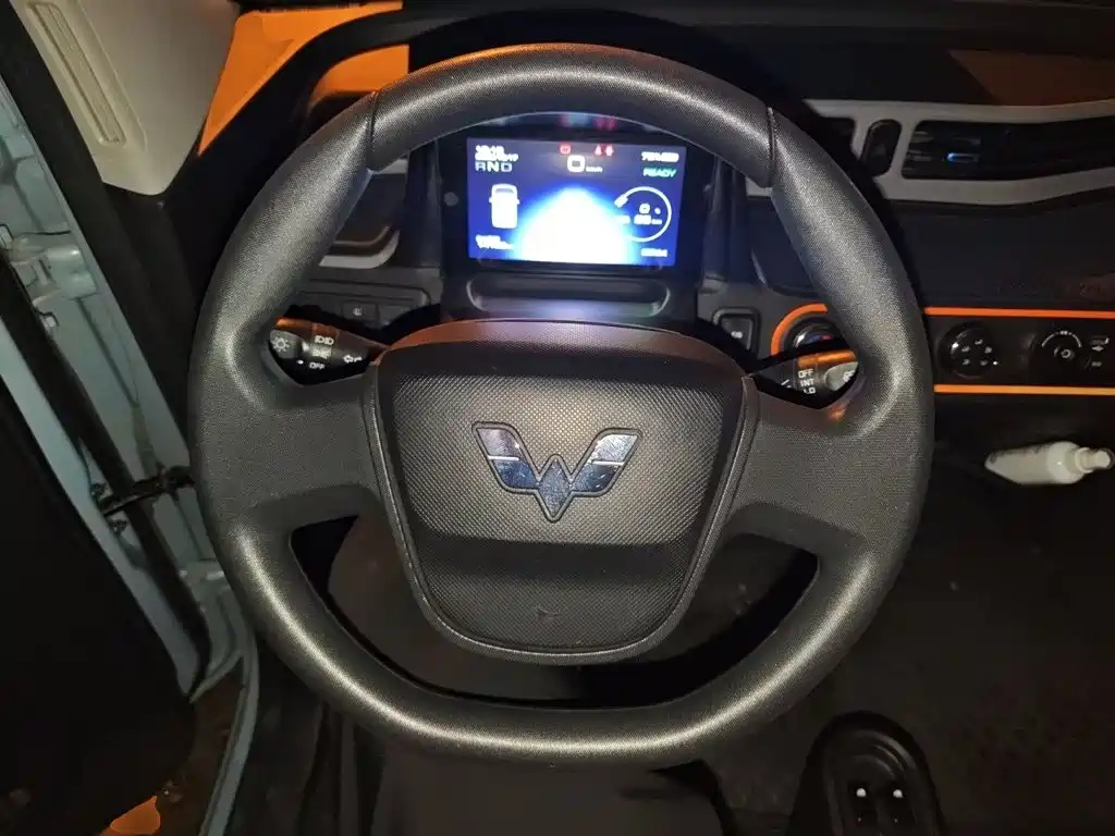 Wuling MINIEV — миниатюра 6