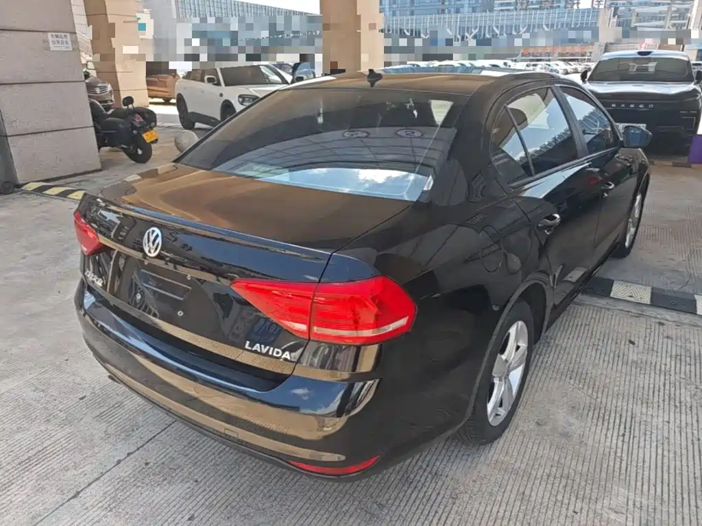Volkswagen Lavida — миниатюра 7