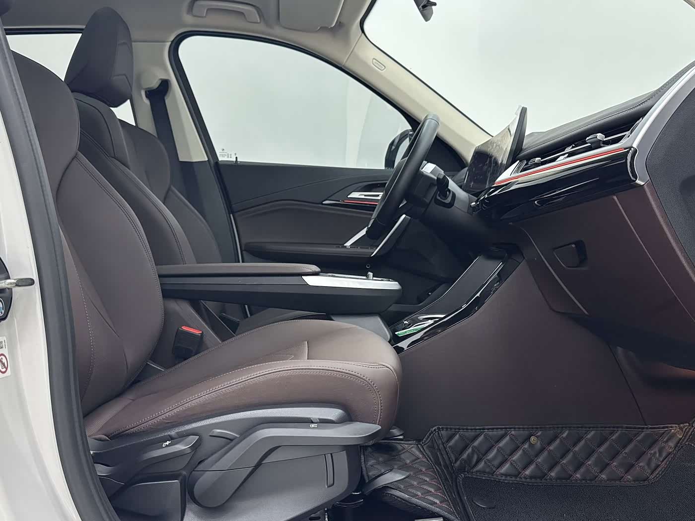 BMW X1 1.5 л 2023 г. Белый, пробег 39000 км