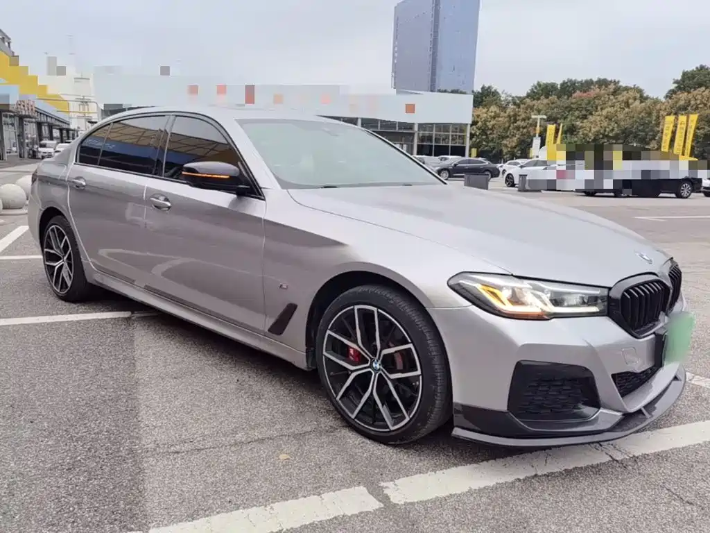 BMW 5 Series — миниатюра 4