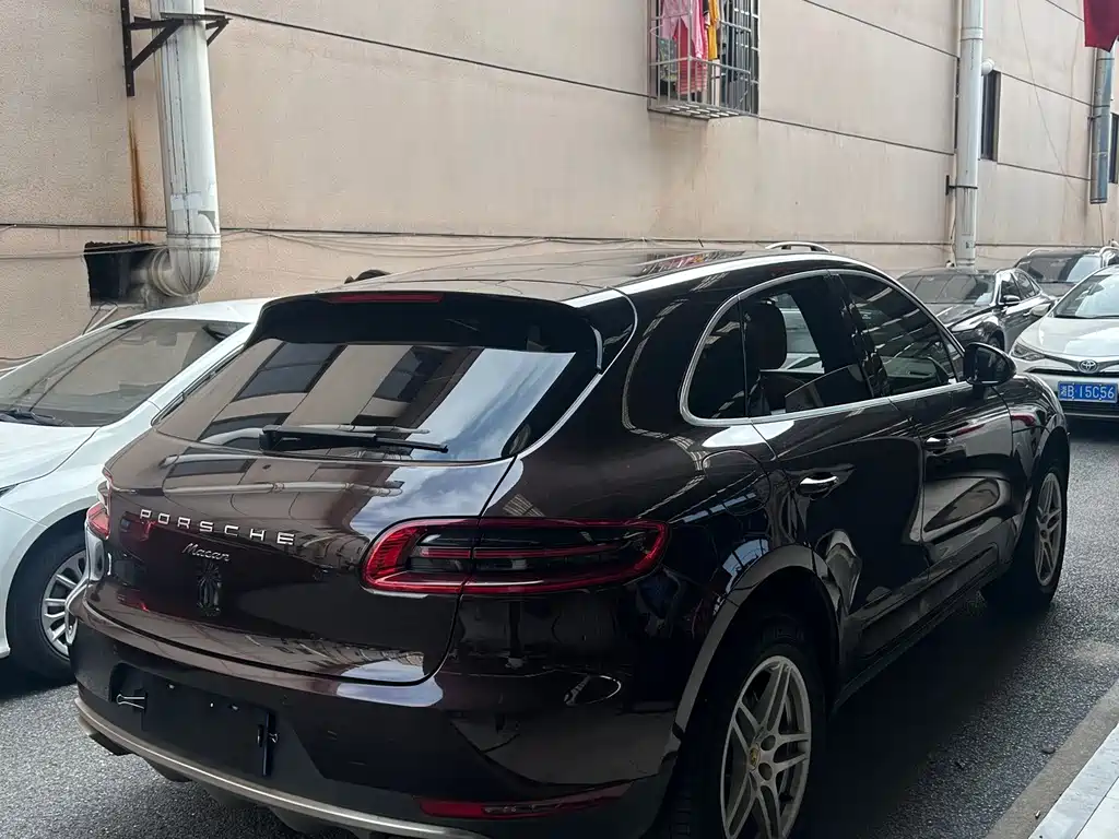 Porsche Macan — миниатюра 9