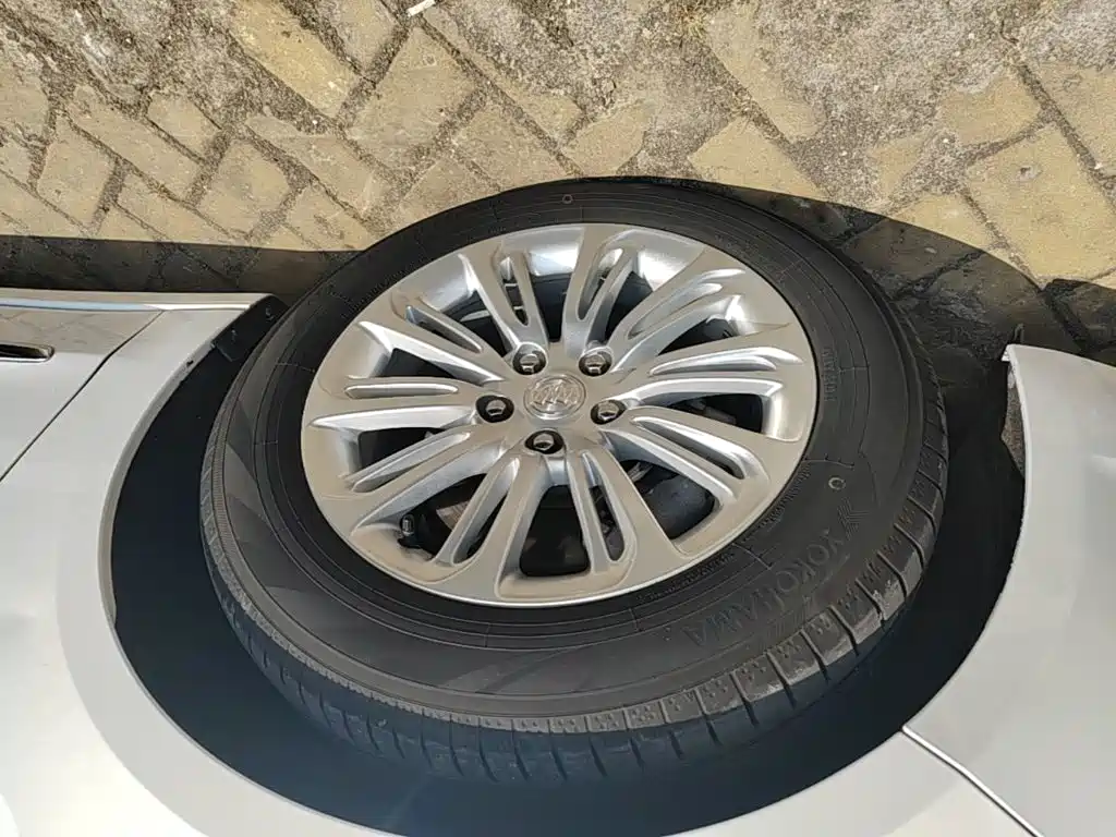 Buick LaCrosse — миниатюра 23