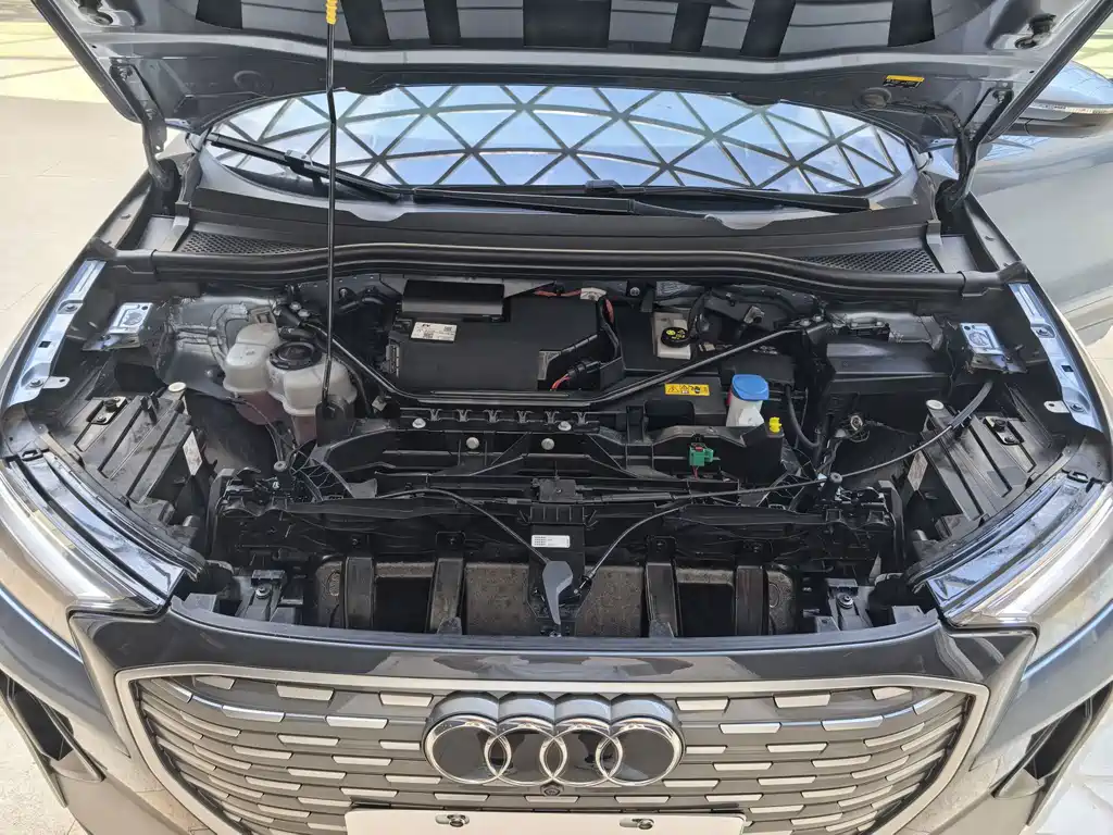 Audi Q4 e-tron — миниатюра 11