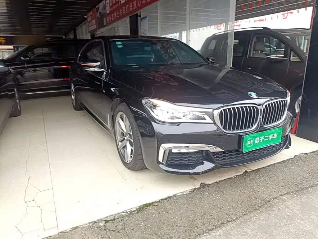 BMW 7 Series — миниатюра 4